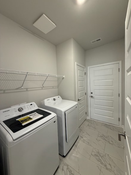 Building Photo - 7516 Doris Ruth Ln SE