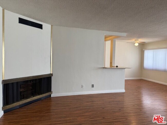 Primary Photo - 8161 Manitoba St
