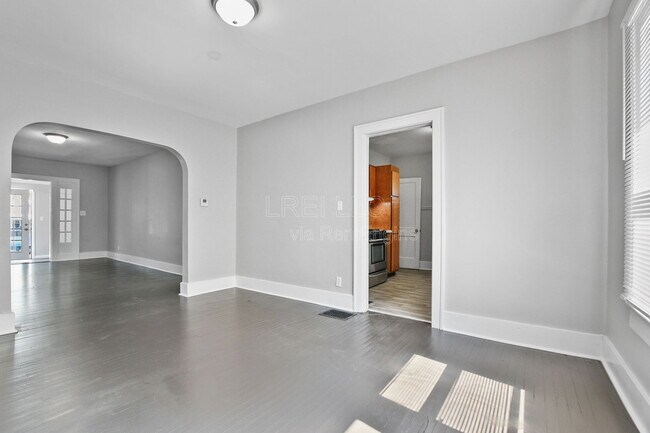 Building Photo - 4116 Larkwood Ave