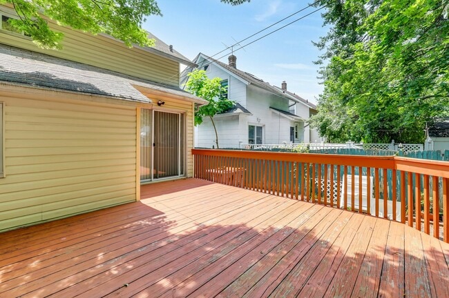 Building Photo - 31 Chestnut St