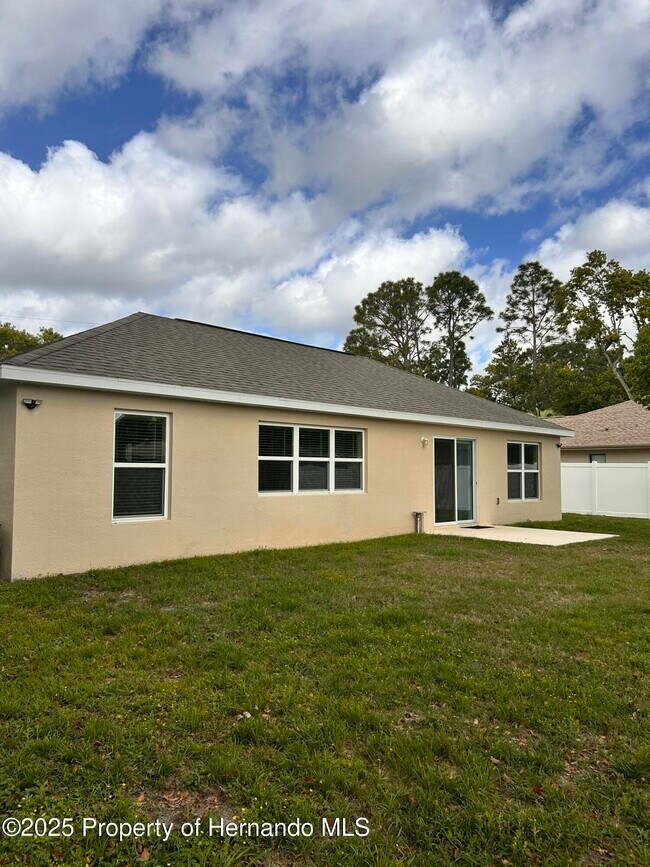 Building Photo - 10405 Lafoy Rd