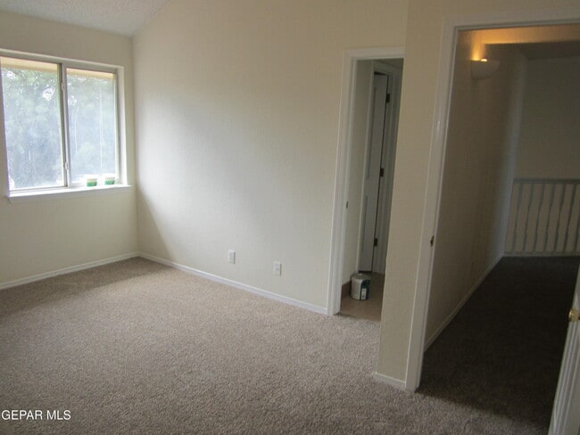 Building Photo - 538 Olmeca Dr