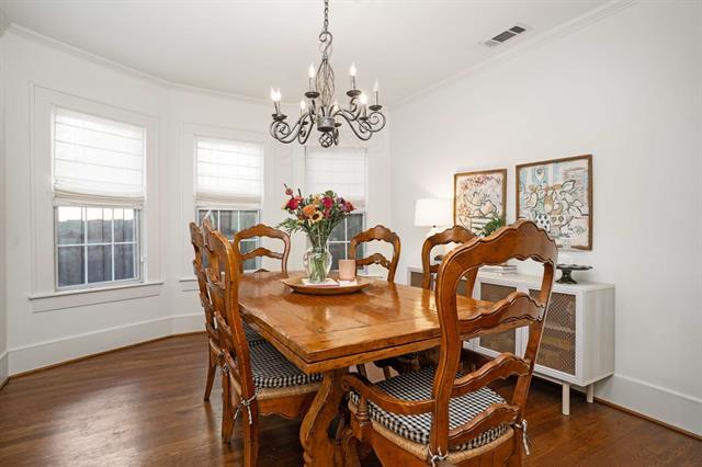 Building Photo - 5538 Vanderbilt Ave