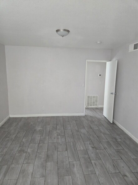 Building Photo - 33 Gold Bar Ct