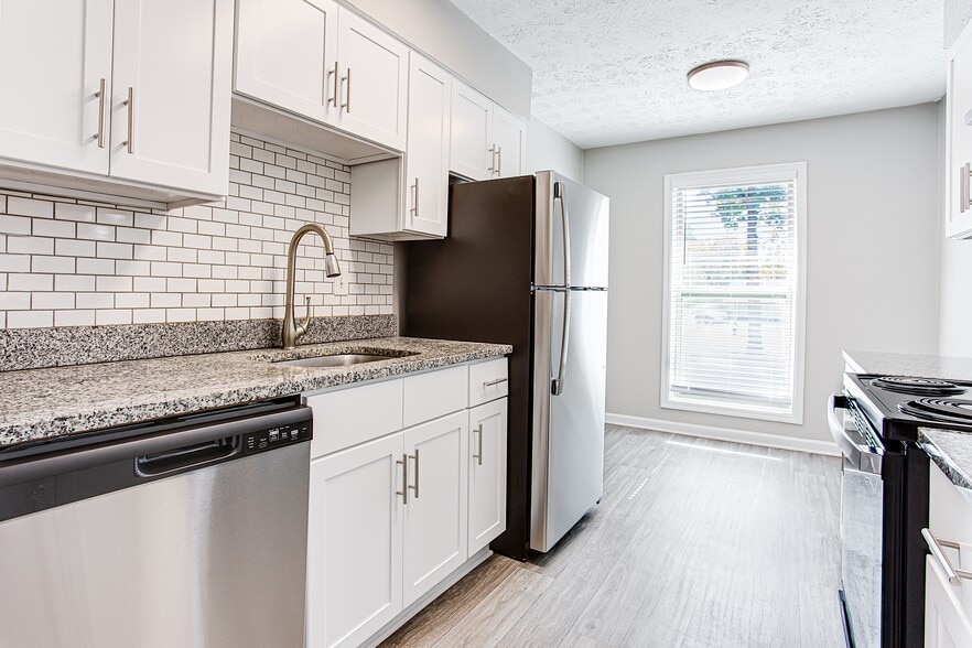 Building Photo - The Ellis Apartments