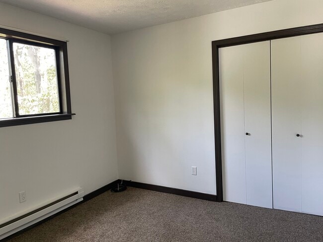 Building Photo - 2141 Rosemont Dr
