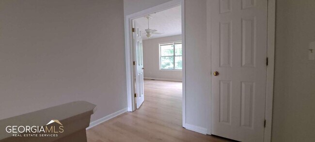 Building Photo - 3529 Mt Vernon Cir