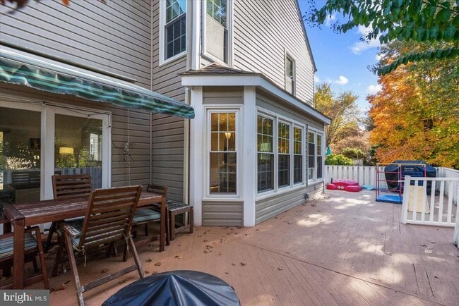 Building Photo - 7 Rawlston Ct