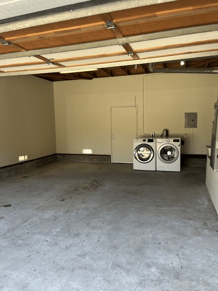 Building Photo - 4589 Malabar Ave