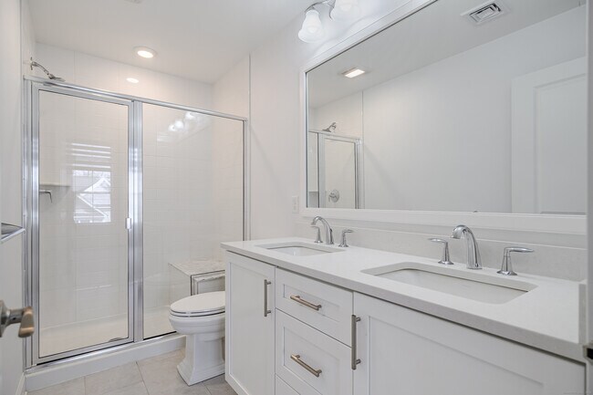 Building Photo - 8 Brentwood Cir