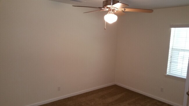 Building Photo - Beautiful and Updated Paired Home Minutes ...