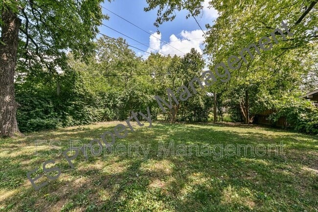 Building Photo - 1631 Elmhurst Dr