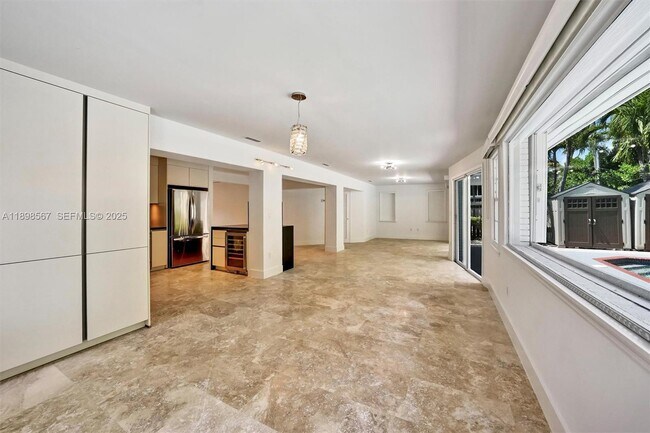 Building Photo - 255 Ridgewood Rd