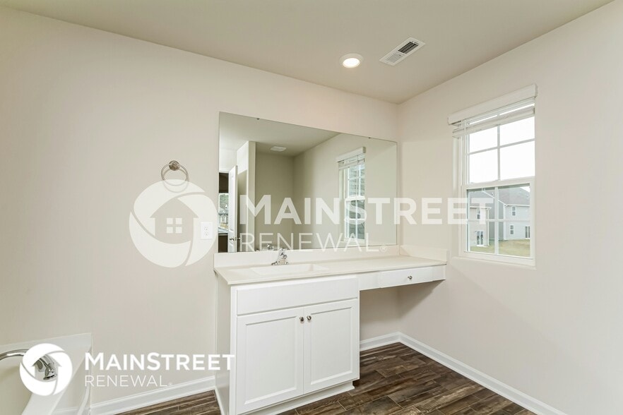 Building Photo - 489 Turning Lk Dr