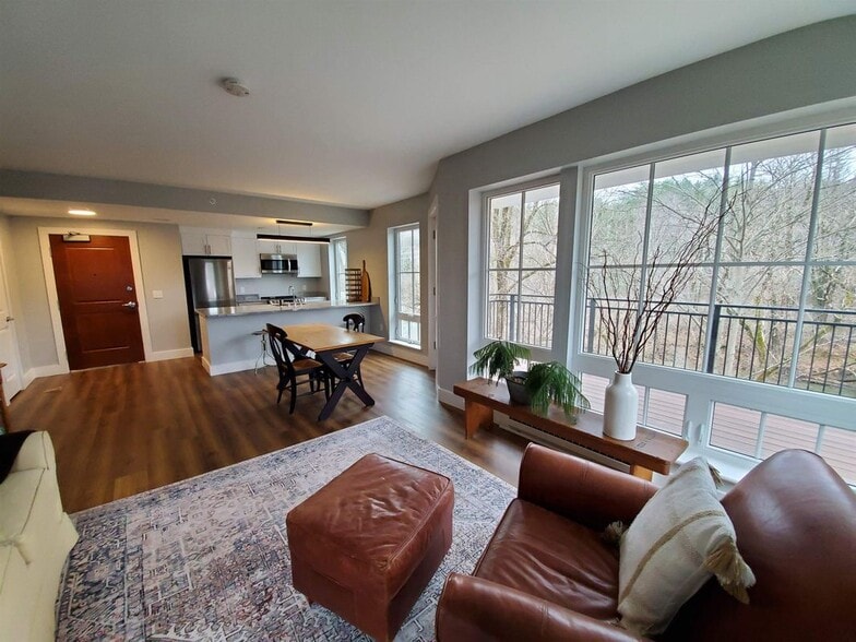 Building Photo - 195 Mechanic, 107