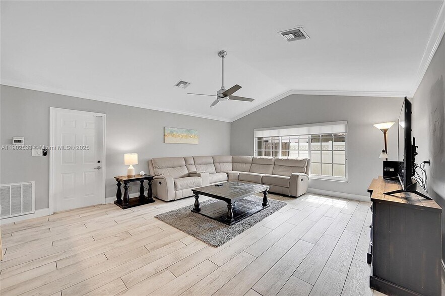 Building Photo - 9841 SW 1st St