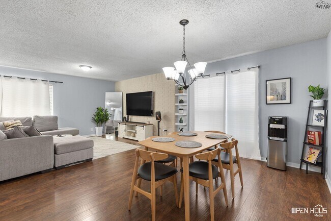 Building Photo - 2810 Fleming Rd