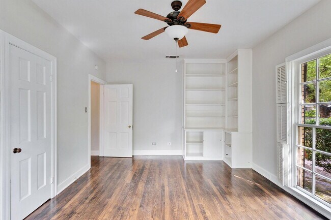 Building Photo - 1511 W 30th St