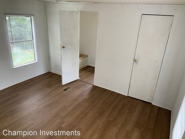 Building Photo - 3 br, 2 bath House - 215 Ridgeway Drive
