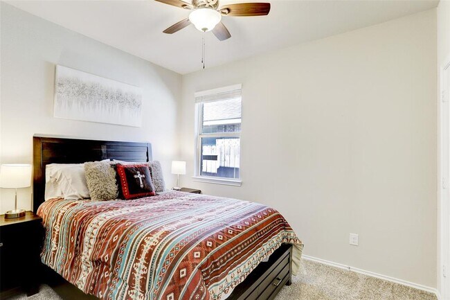 Building Photo - 16454 Rosary Pea Pl