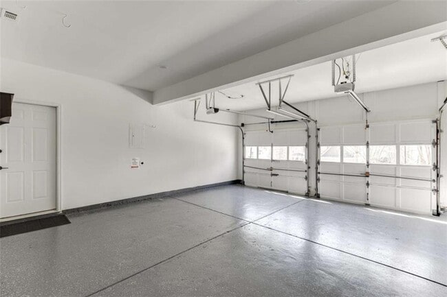 Building Photo - 1840 Oak Tree Hollow