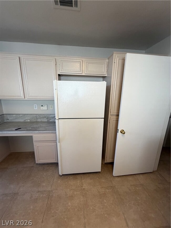 Building Photo - 1020 Allure Dr