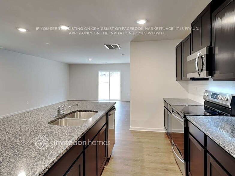 Building Photo - 5213 Cameron Cmns Pkwy