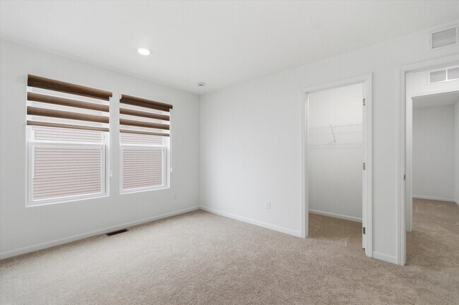 Building Photo - 709 Risdon Trail S