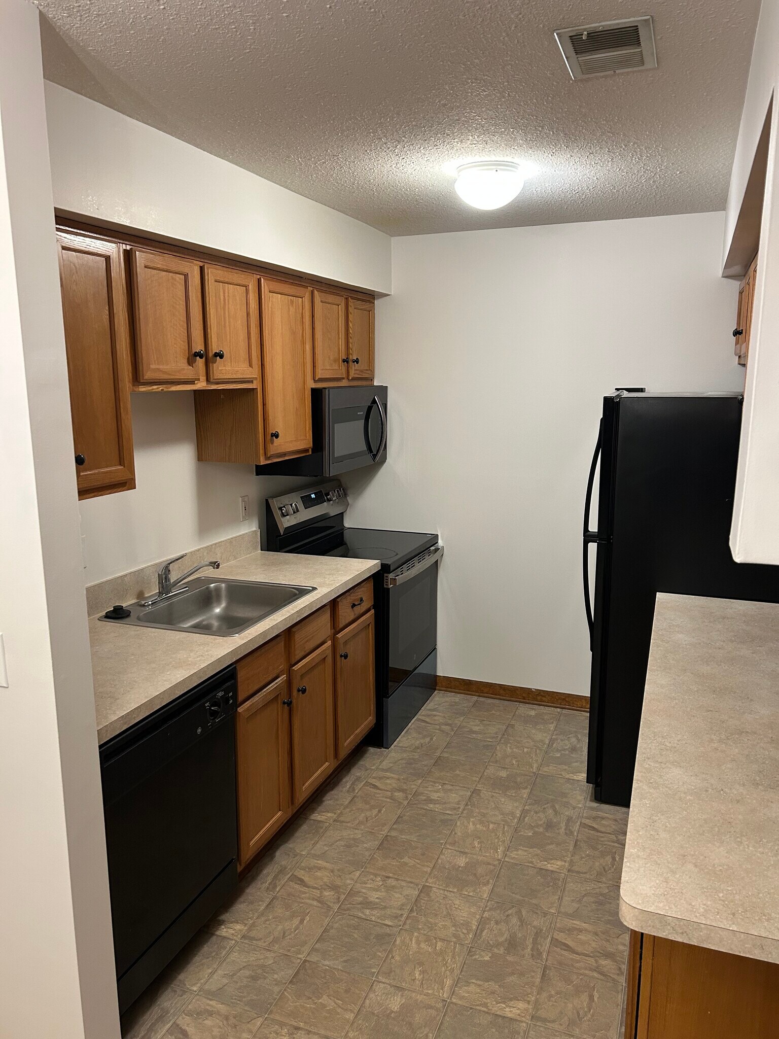 Building Photo - 2504 Eagles Circle