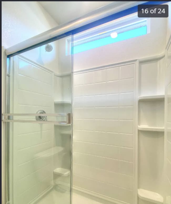 Building Photo - 917 Somerset Way