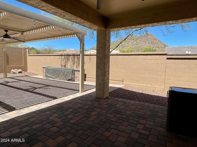 Building Photo - 26880 N 99th Dr