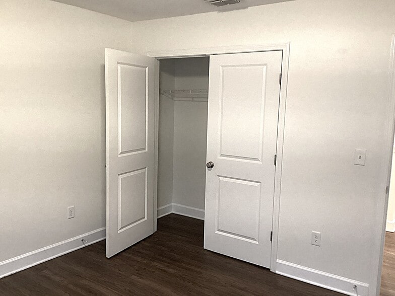 Building Photo - 1807 Silver Point