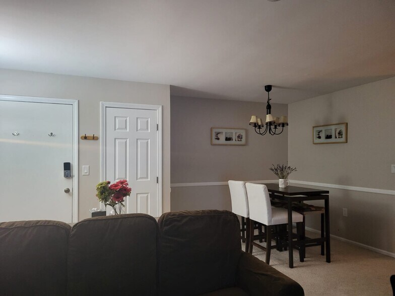 Building Photo - 335 Glendale Ave