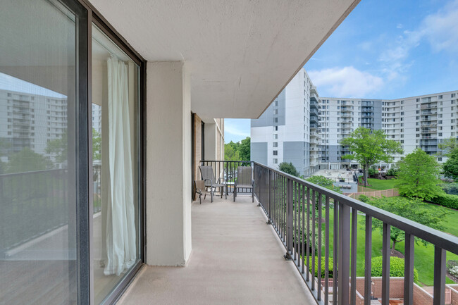 Building Photo - 6800 Fleetwood Rd