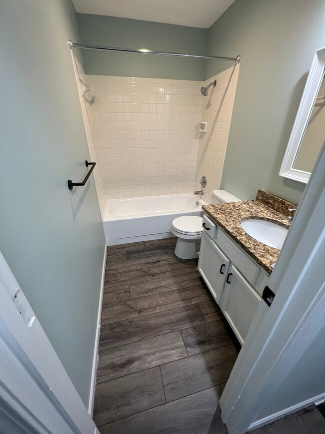 2nd full bathroom - 14103 W 88th Terrace