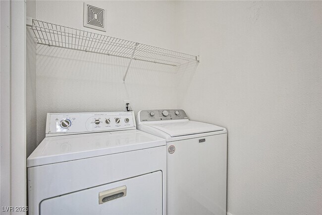 Building Photo - 5525 W Flamingo Rd