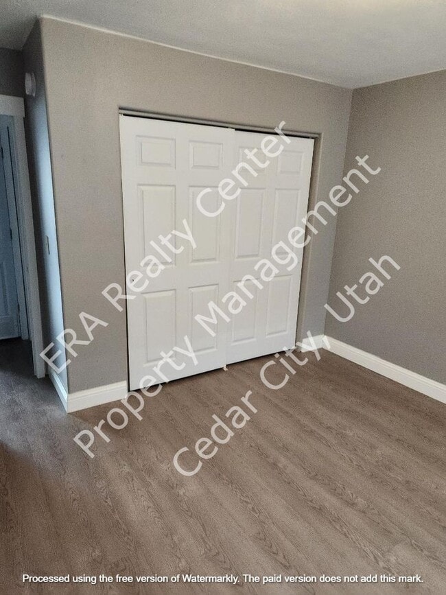Building Photo - Move-In Discount!! 2 bedroom - 2 Bathroom Twin Home