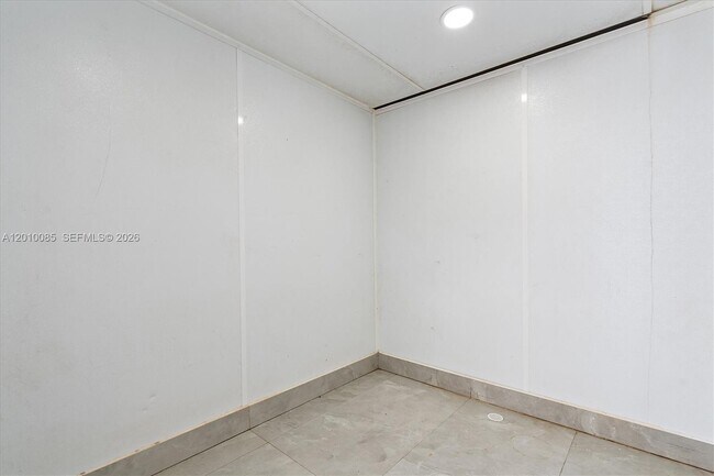 Building Photo - 11465 NW 88th Ct