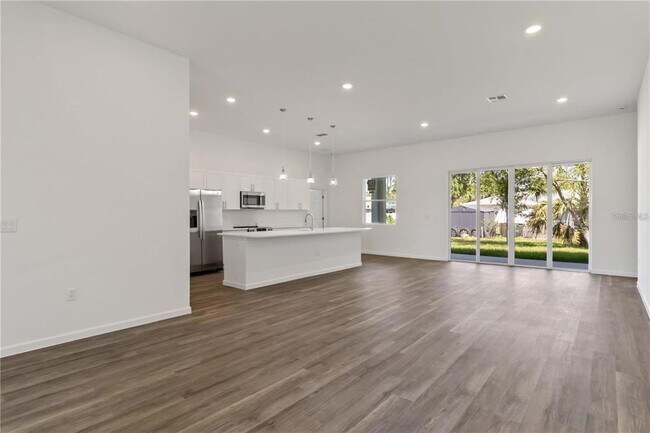 Building Photo - 4344 Jaslo Ave