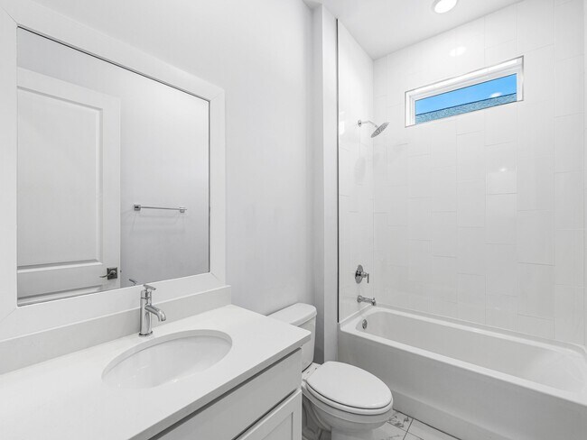 Building Photo - 157 River Rise Wy