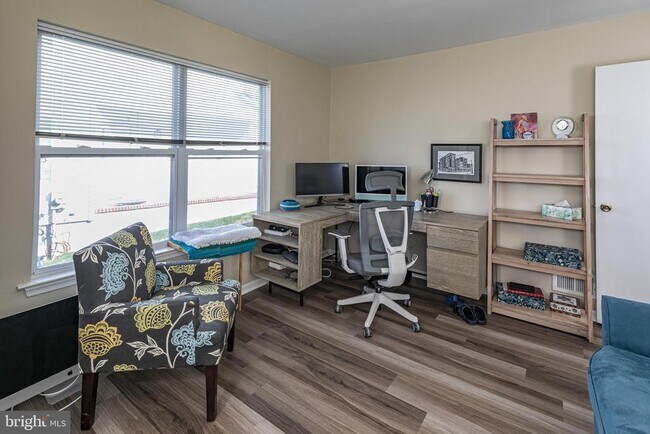 Building Photo - 27 Richards Rd