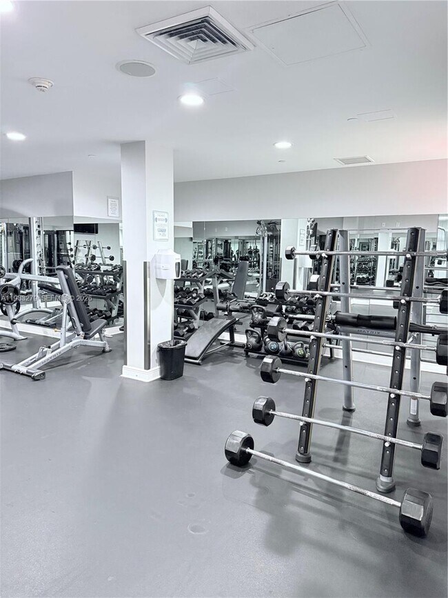 Building Photo - 1250 S Miami Ave