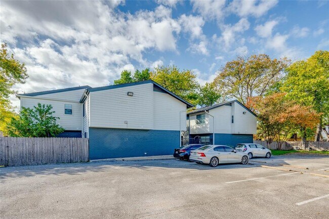 Building Photo - 2101 Polaris Ave