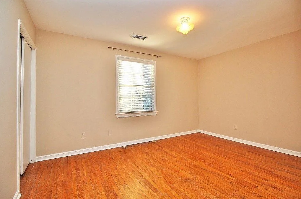 Building Photo - 427 Wakefield Dr