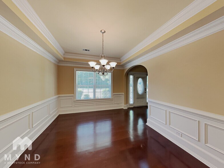 Building Photo - 131 Grandiflora Dr