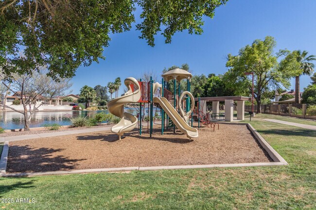 Building Photo - 1347 W Lobo Ave
