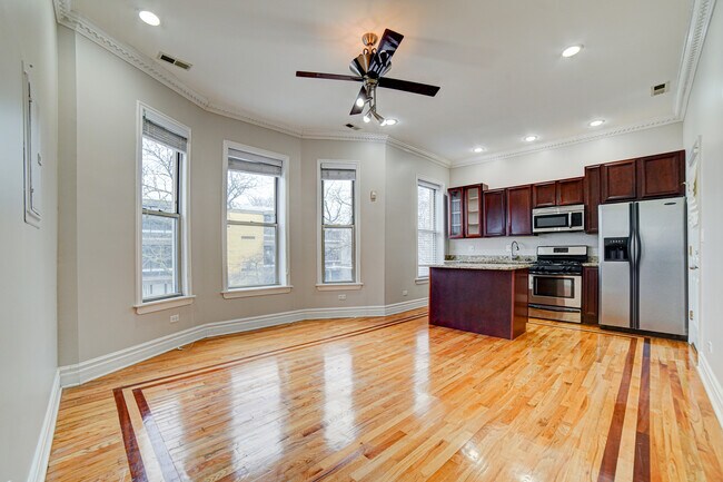 Building Photo - 4858 S Prairie Ave
