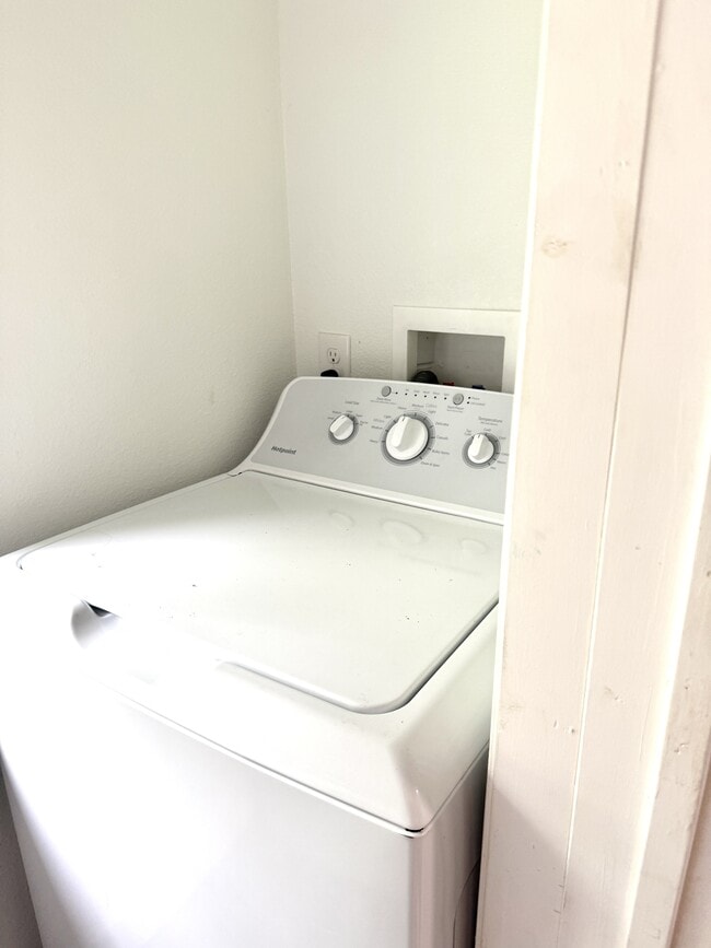 Building Photo - 1222 Hargrove St