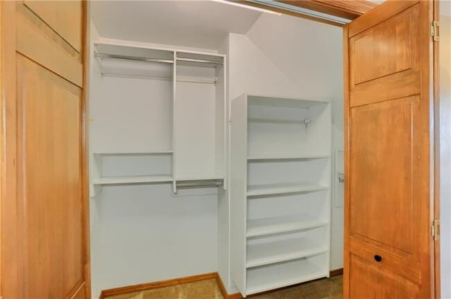 Building Photo - 2810 Sarah St