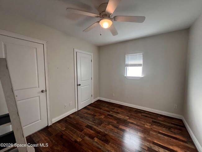 Building Photo - 1935 Oak St